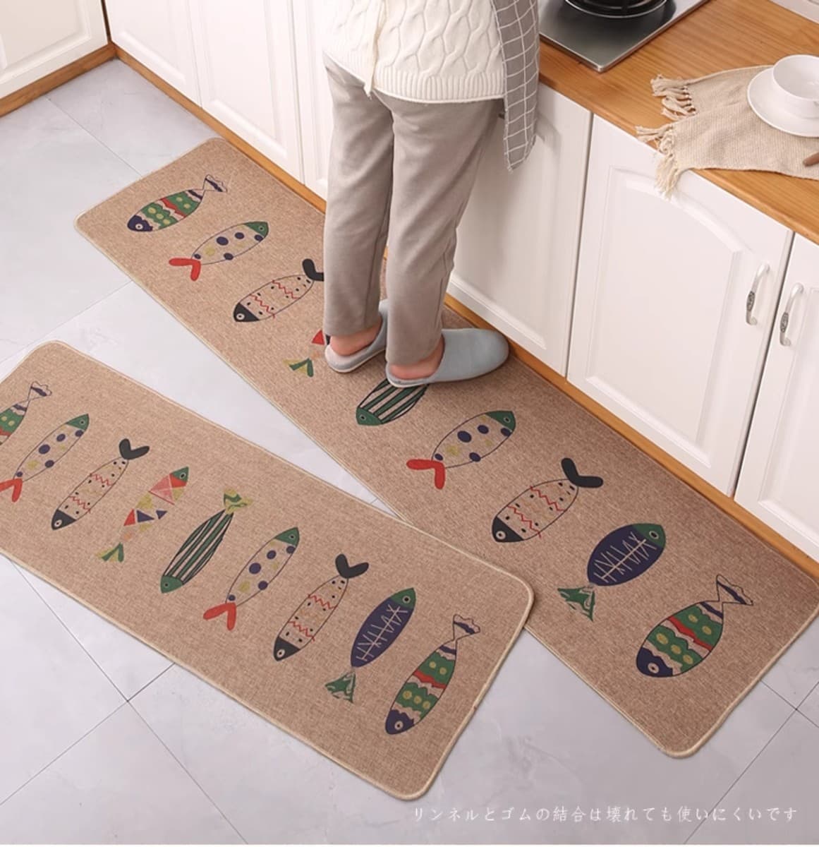 手洗いできて清潔！カラフルなカートゥーン柄がかわいいキッチンマット