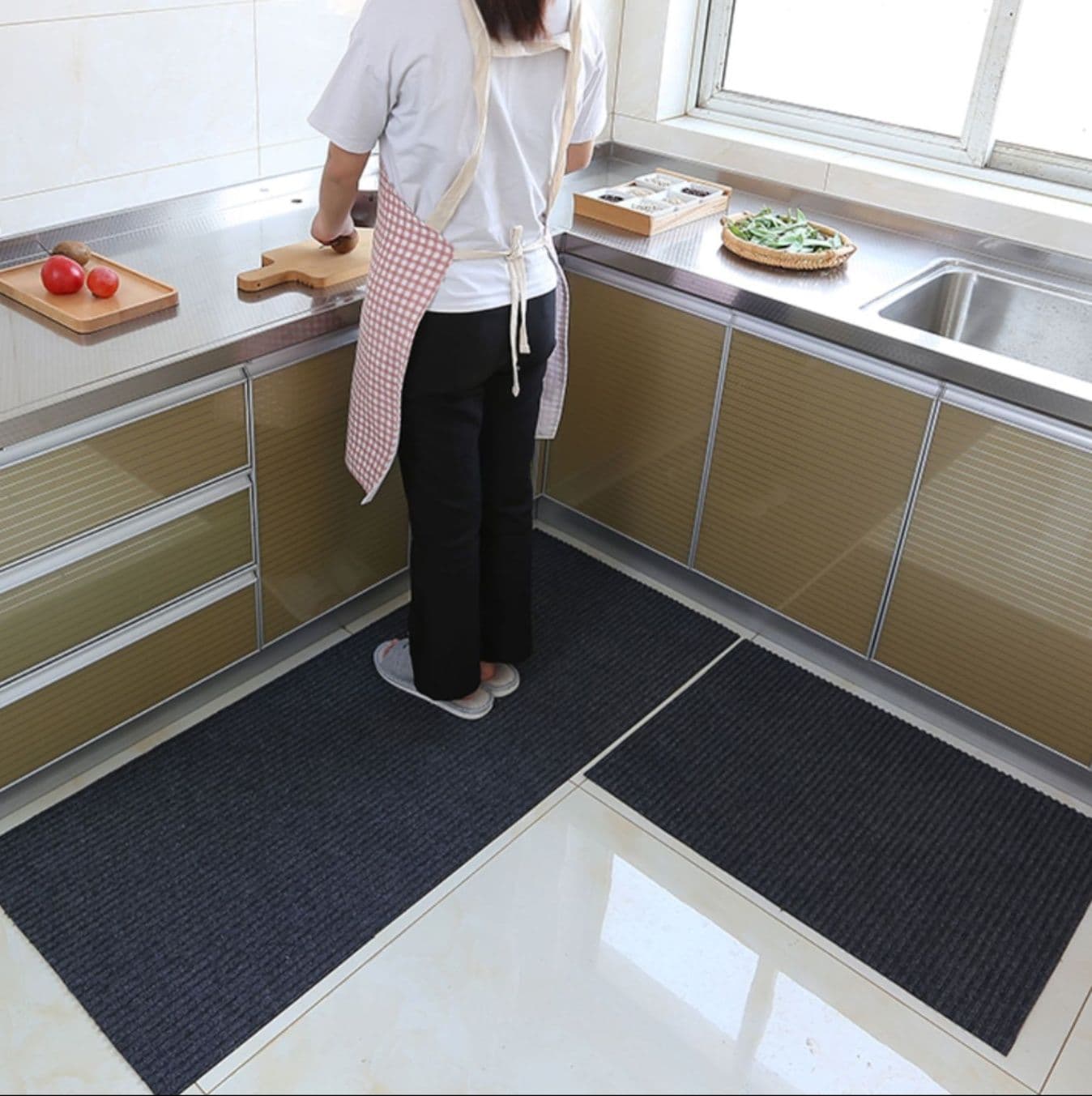 防水で拭き取れる！洗える滑り止め付きキッチンマット丸洗いOK
