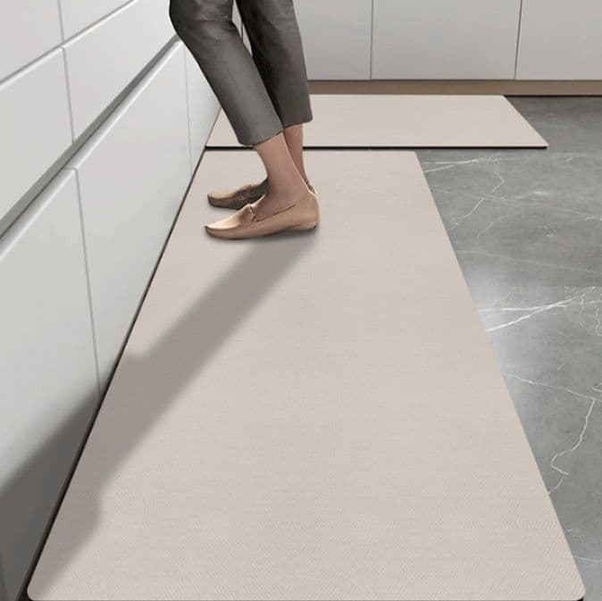 珪藻土でずれない!洗える北欧風シンプルデザインの吸水キッチンマット