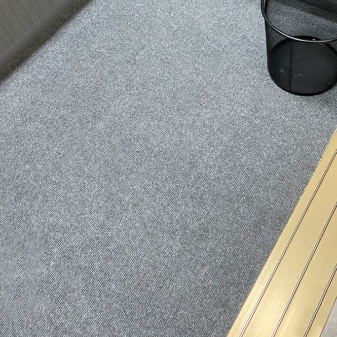 滑り止め付きで安全!拭ける透明感あふれる北欧風キッチンマット